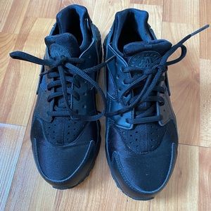 Nike huarache fashion sneakers